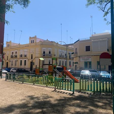セビリアLa Casita De La Puerta De Carmonaアパートメント エクステリア 写真