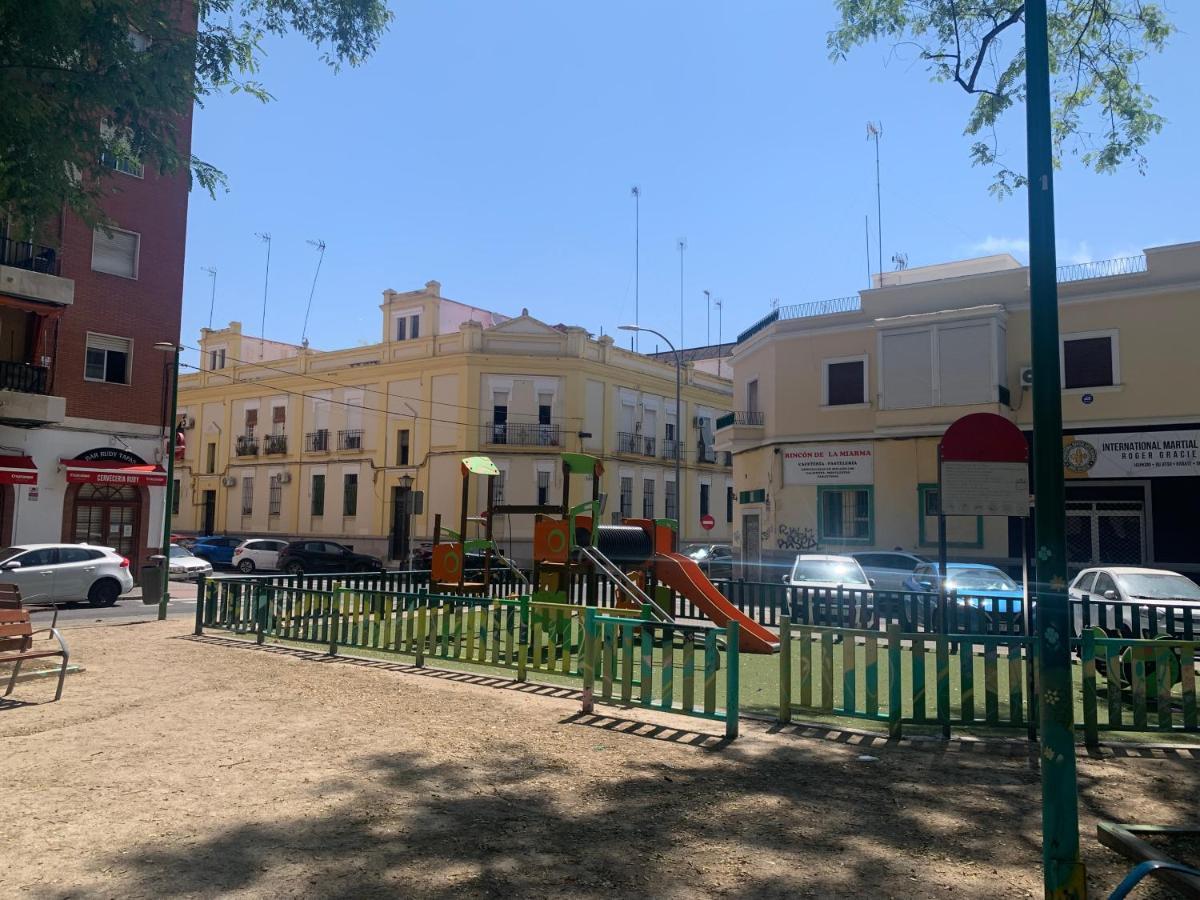 セビリアLa Casita De La Puerta De Carmonaアパートメント エクステリア 写真